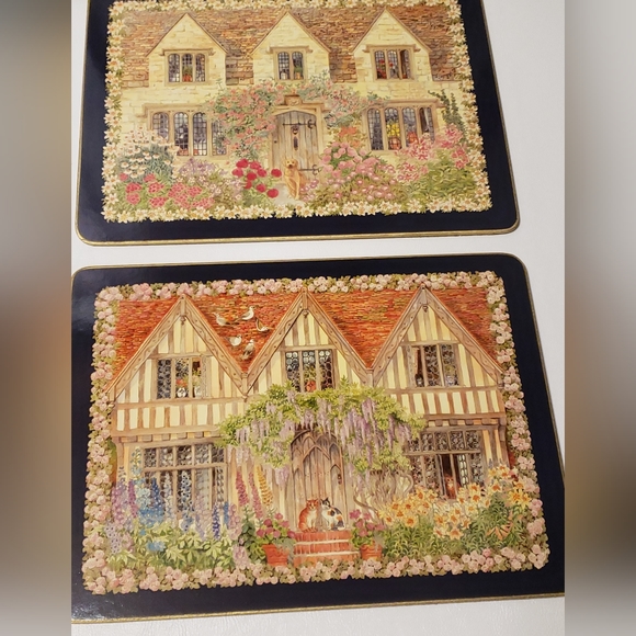 Cloverleaf Traditional Table  Mats Set of Six - Picture 3 of 5